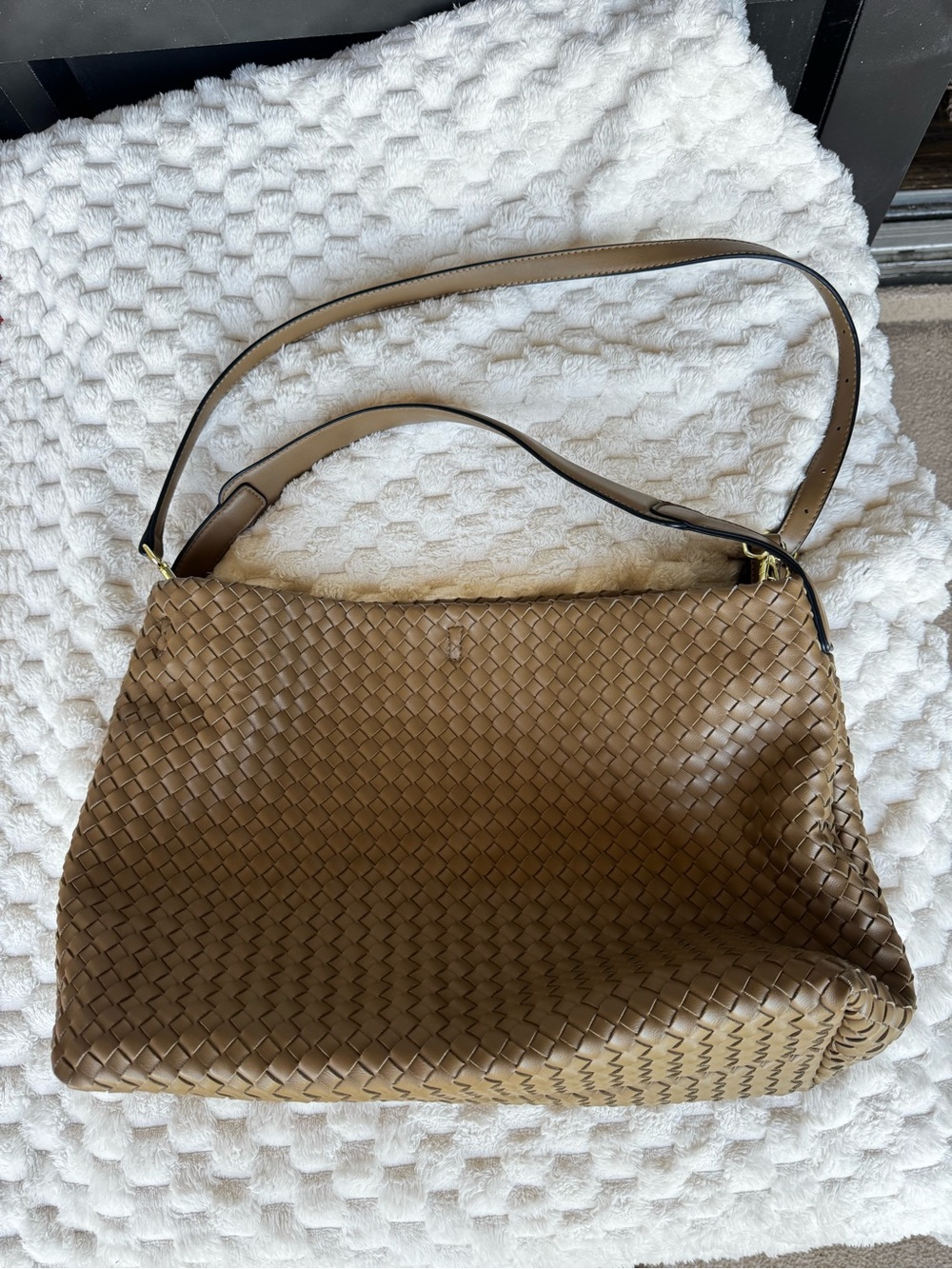 Large Woven Tote Bag | Tan | Gold Hardware | Bottega-Inspired | Amazon Find - Picture 3 of 5